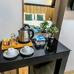 La Pera Suit