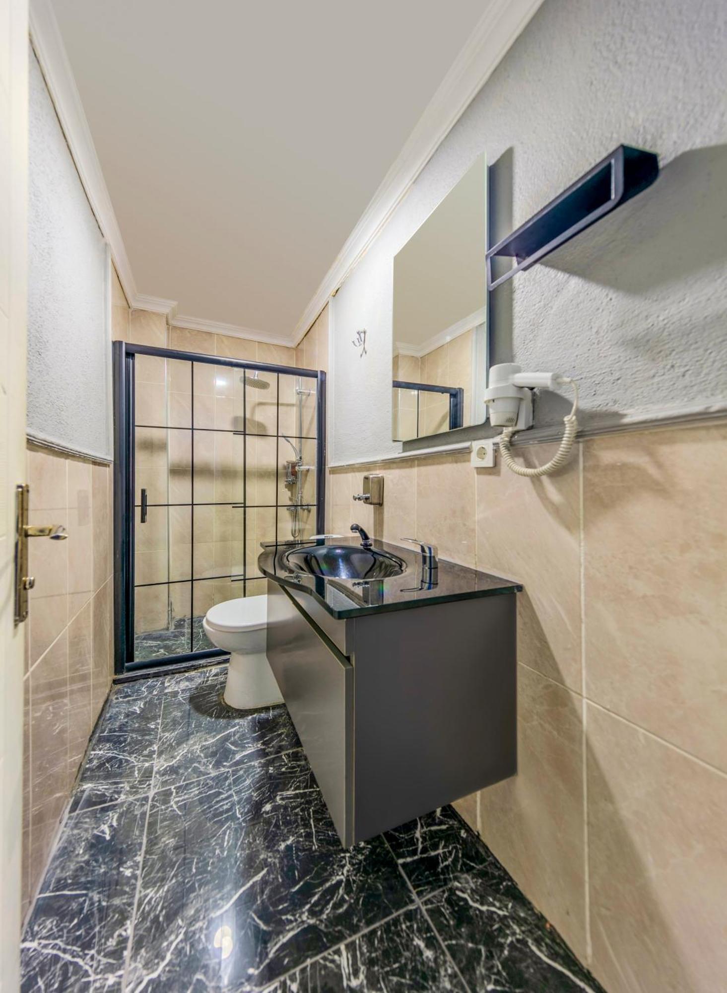 La Pera Hotel 3*