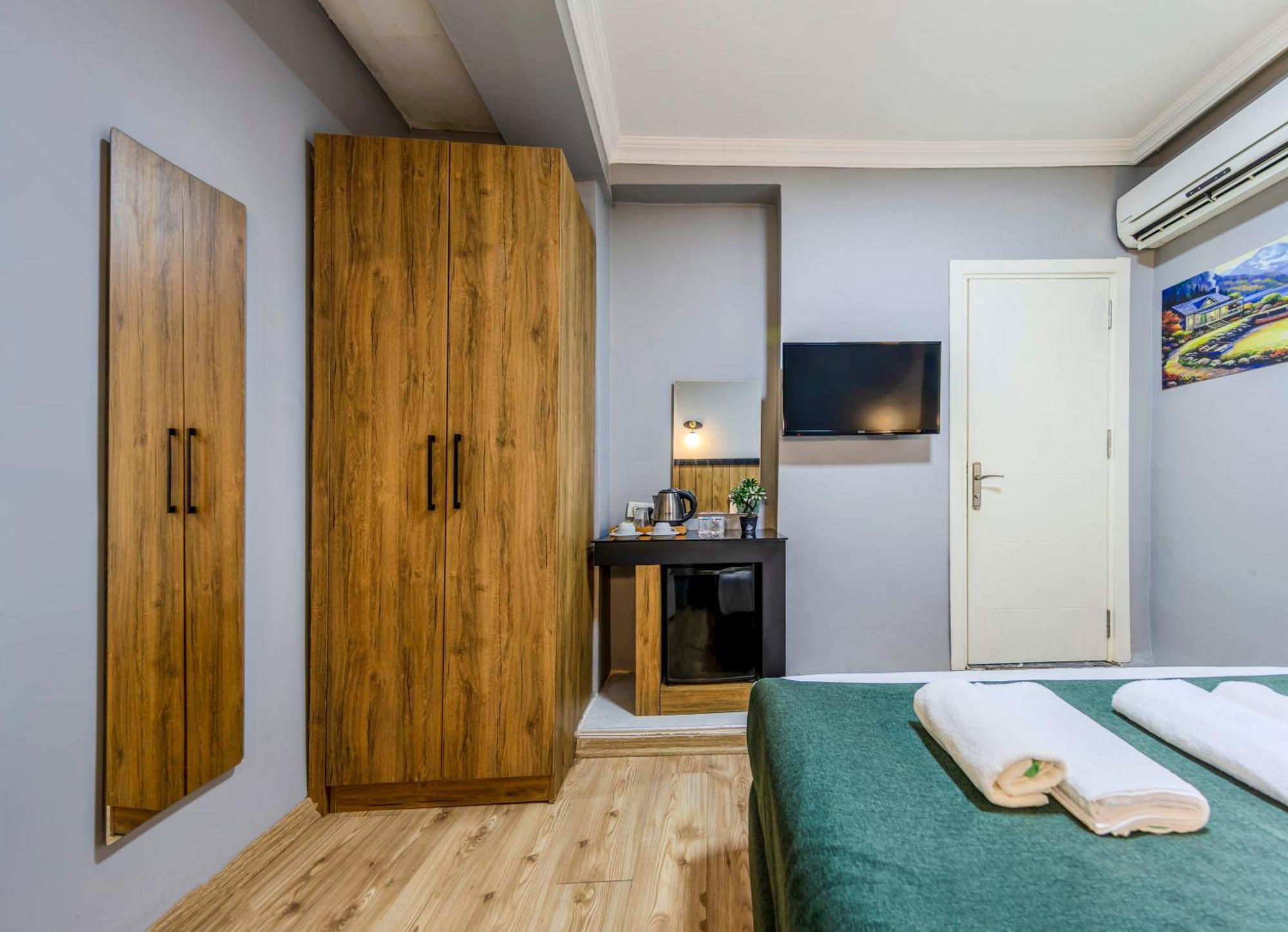 Hotel La Pera 3*